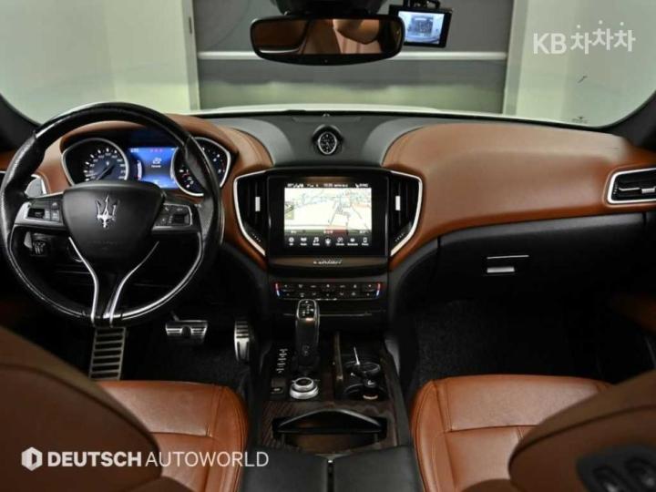 Maserati Ghibli New Diesel 3.0 GranSport 8