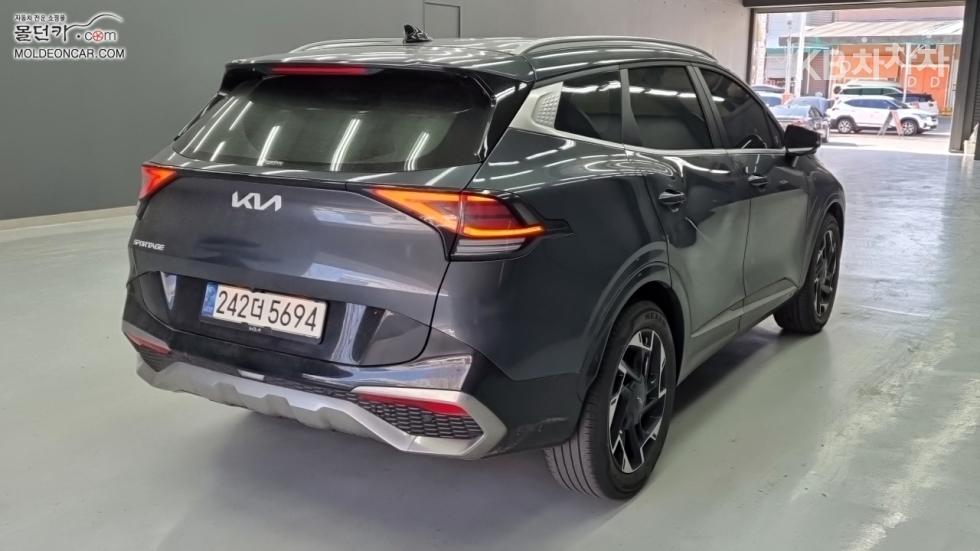 2022 - kia sportage