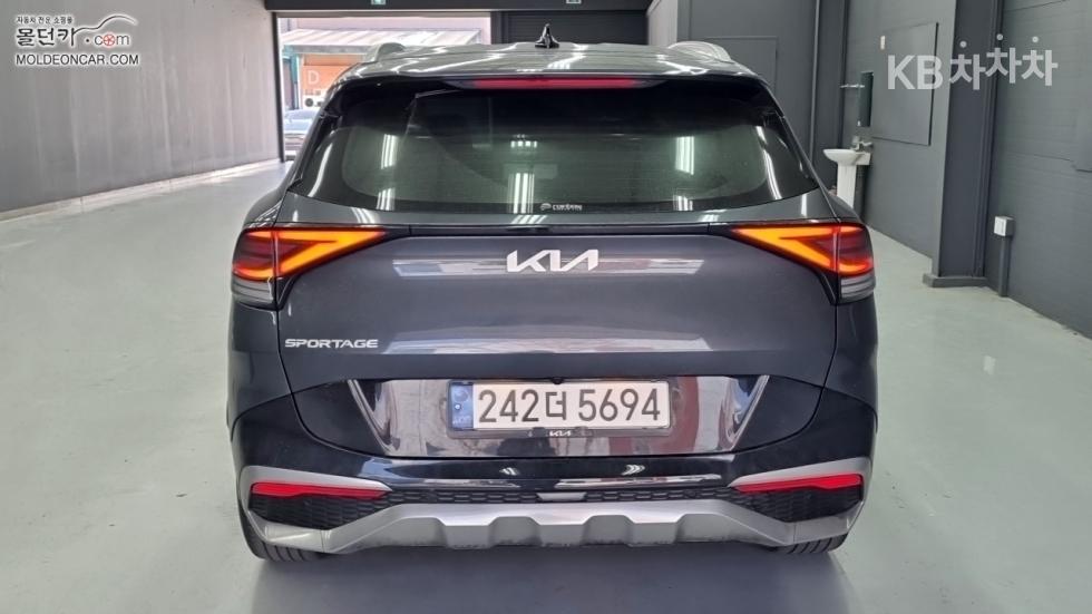 2022 - kia sportage