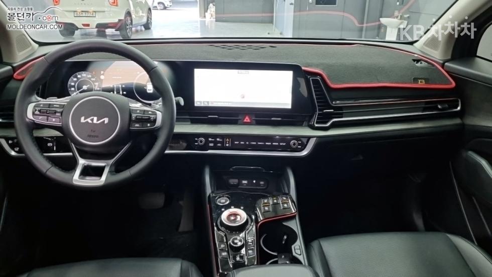 2022 - kia sportage