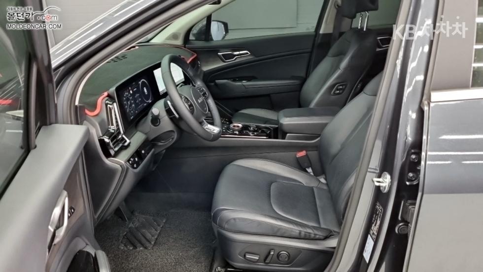 2022 - kia sportage