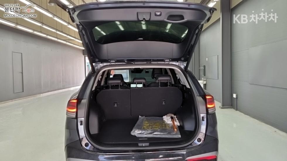 2022 - kia sportage