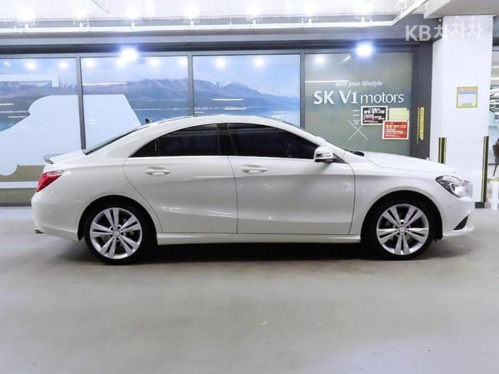 Mercedes-Benz CLA-Class CLA200 CDI C117 6