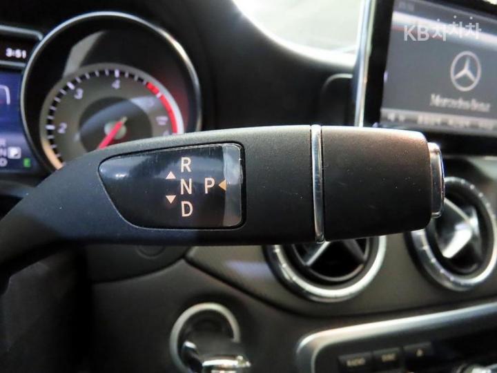 Mercedes-Benz CLA-Class CLA200 CDI C117 10