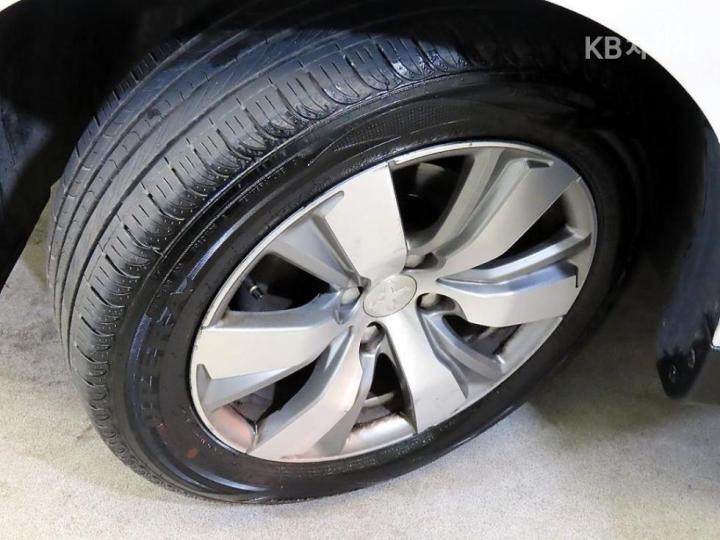 Peugeot 2008 1.6 e-HDi 7