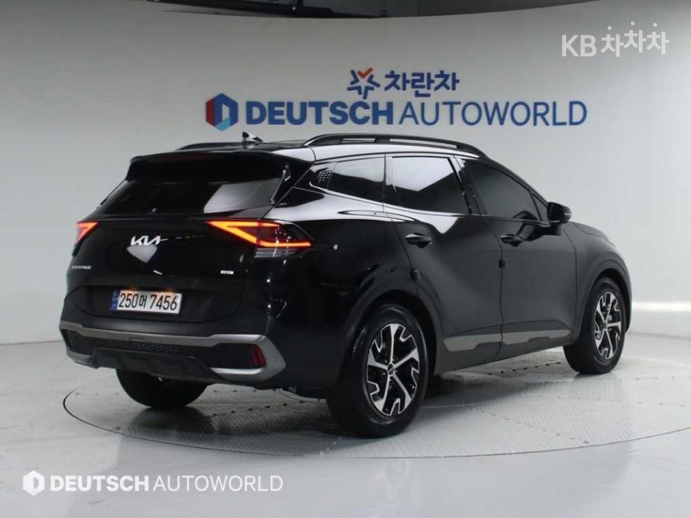 2023 - kia sportage