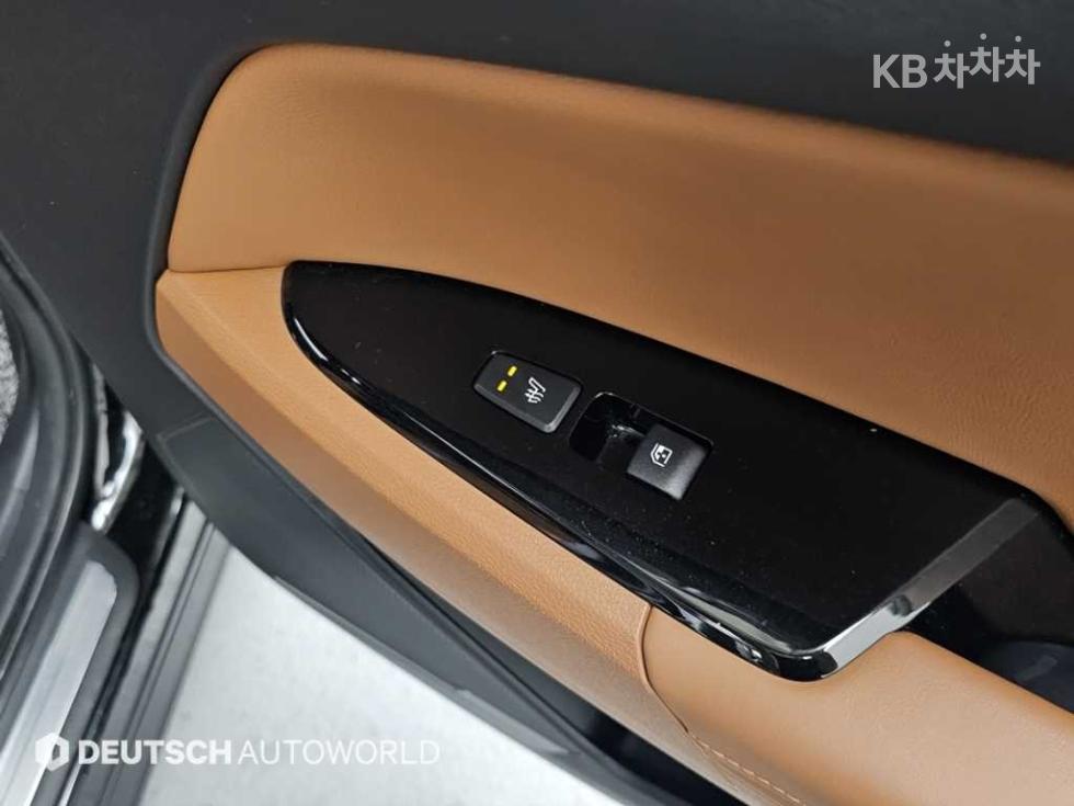 2023 - kia sportage