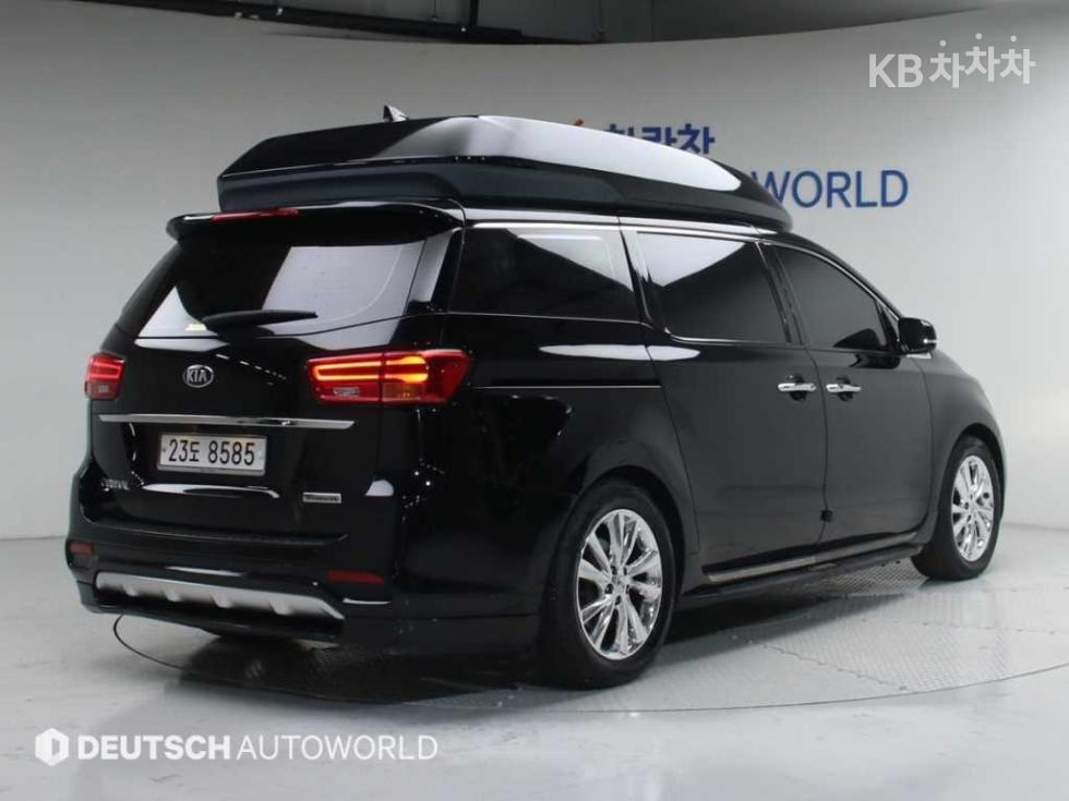 Kia Carnival — miniaturë 2
