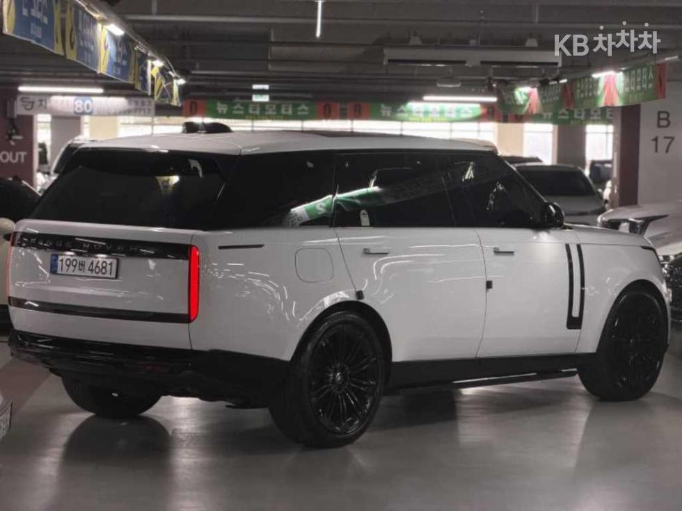 Land Rover Range Rover — miniaturë 2