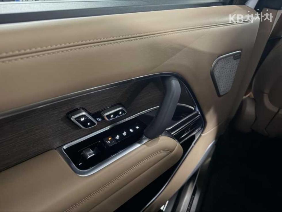 Land Rover Range Rover — miniaturë 17