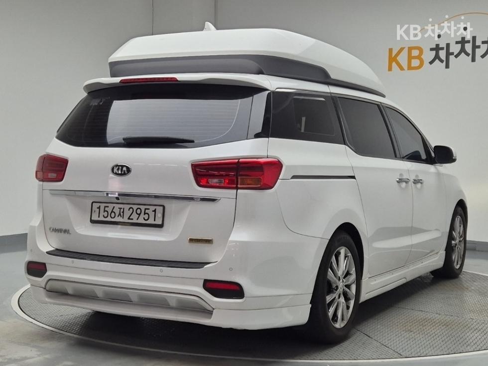 2020 - kia carnival