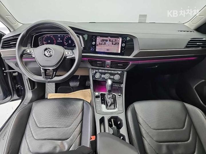 Volkswagen Jetta The 1.4 TSI Prestige 8