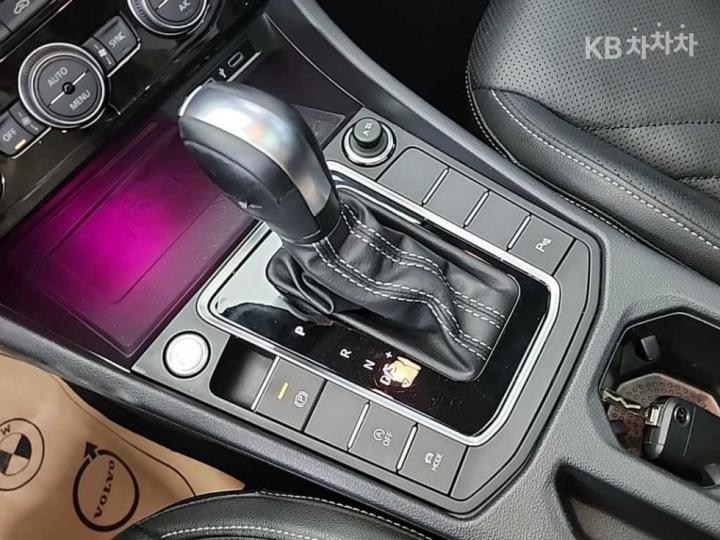 Volkswagen Jetta The 1.4 TSI Prestige 9