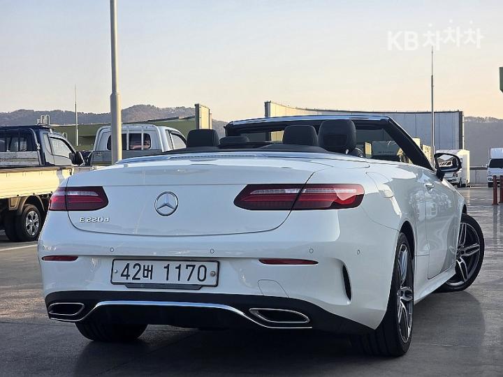 Mercedes-Benz E-Class W213 E220d Cabriolet 5