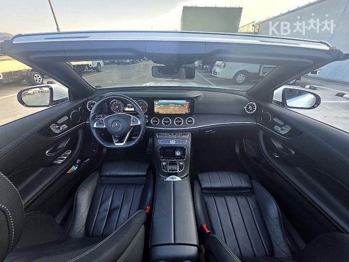 Mercedes-Benz E-Class W213 E220d Cabriolet 9