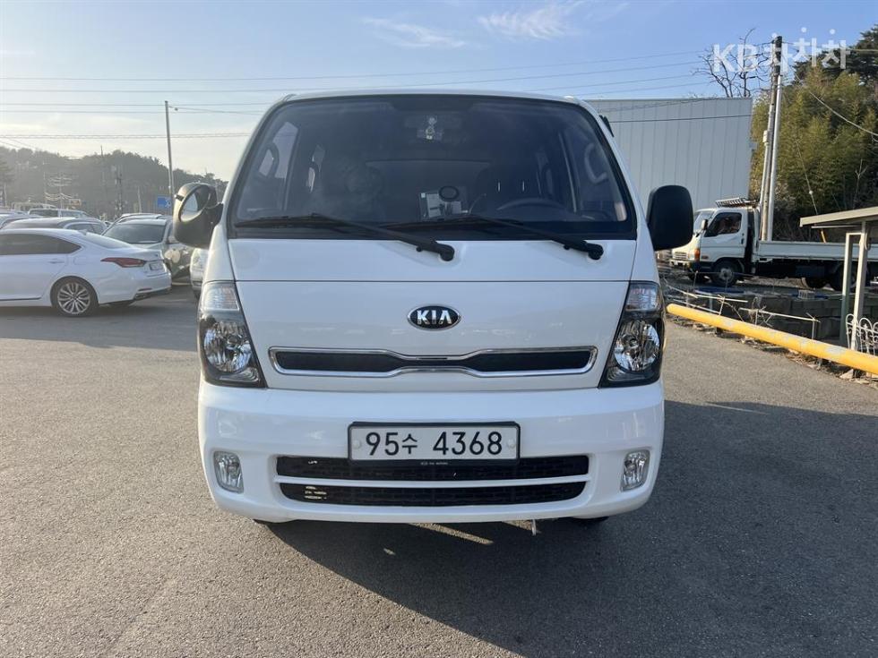 2017 - kia bongo iii