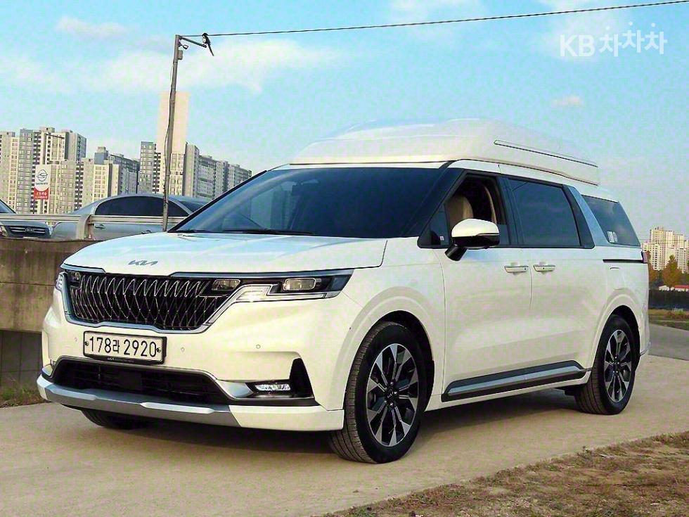2022 - kia carnival