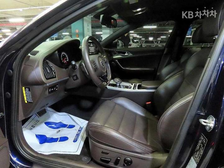 Kia Stinger 3.3 Turbo 4WD GT 7