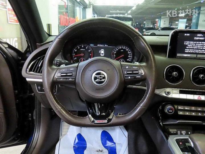 Kia Stinger 3.3 Turbo 4WD GT 9