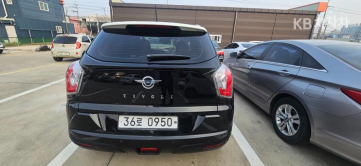 KG Mobility (Ssangyong) Tivoli Gasoline VX 4