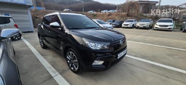 KG Mobility (Ssangyong) Tivoli Gasoline VX 6