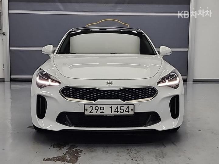 Kia Stinger 2.0 Turbo 2WD Platinum 3
