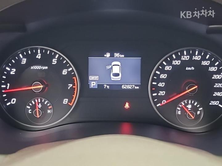 Kia Stinger 2.0 Turbo 2WD Platinum 7