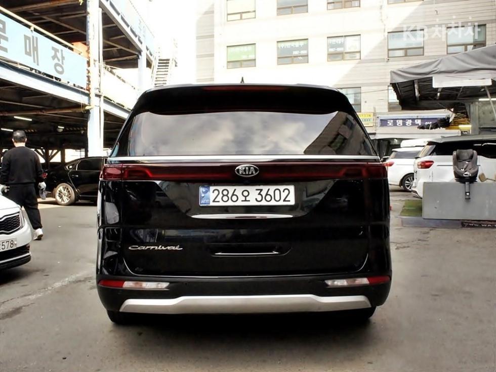 2021 - kia carnival