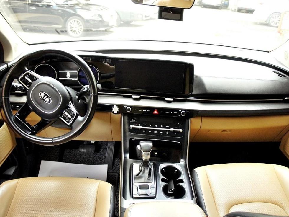 2021 - kia carnival