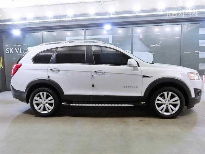 Chevrolet Captiva 2WD LT Premium 4