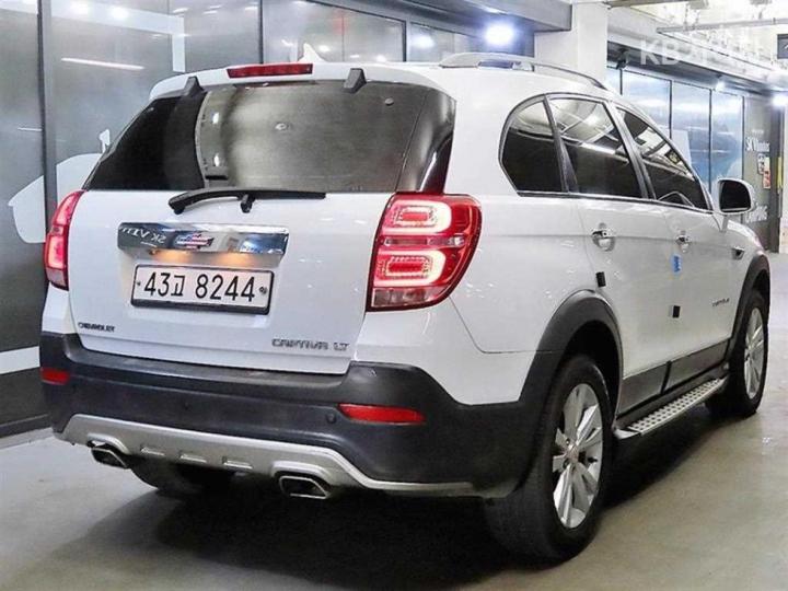 Chevrolet Captiva 2WD LT Premium 5