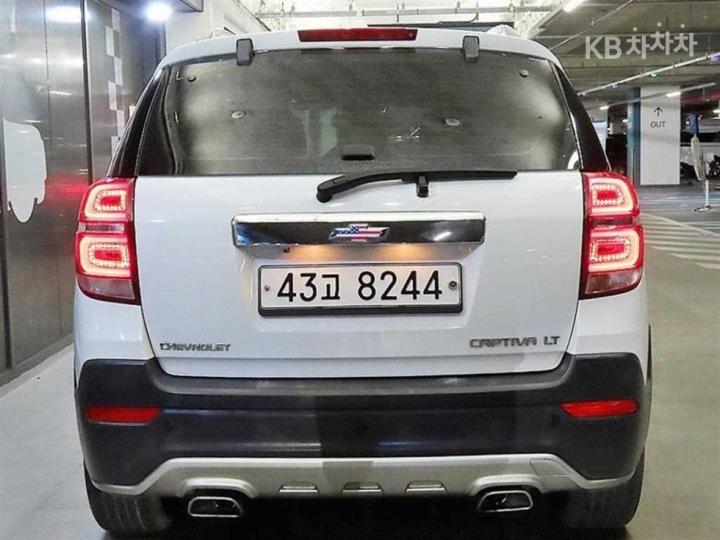 Chevrolet Captiva 2WD LT Premium 6