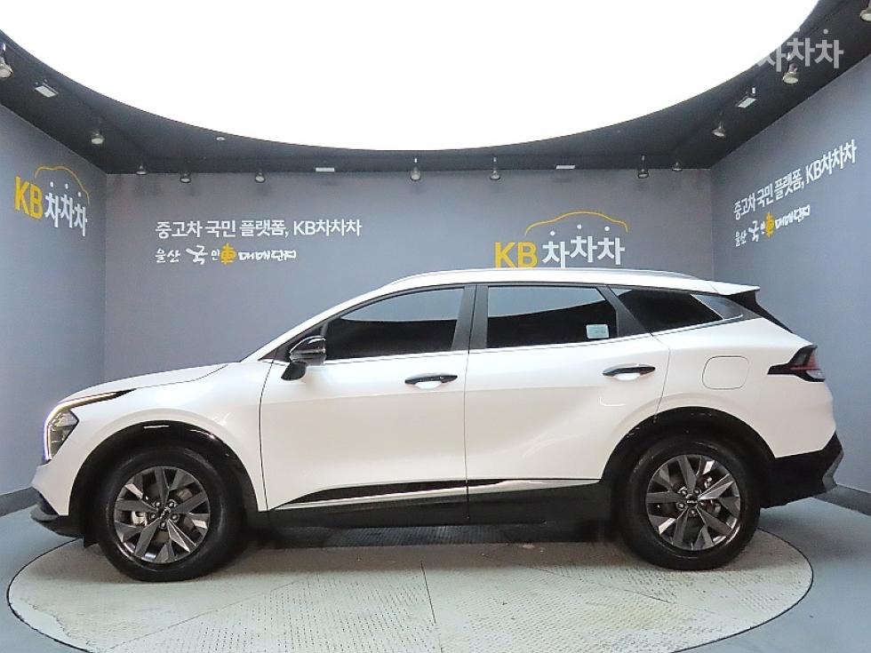 2022 - kia sportage