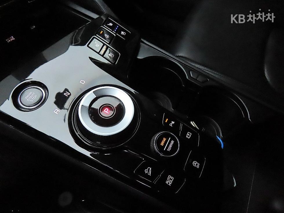 2022 - kia sportage