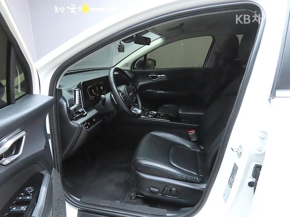 2022 - kia sportage