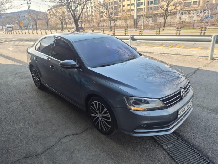 Volkswagen Jetta New 2.0 TDI BlueMotion 4