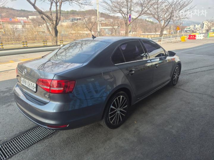 Volkswagen Jetta New 2.0 TDI BlueMotion 5