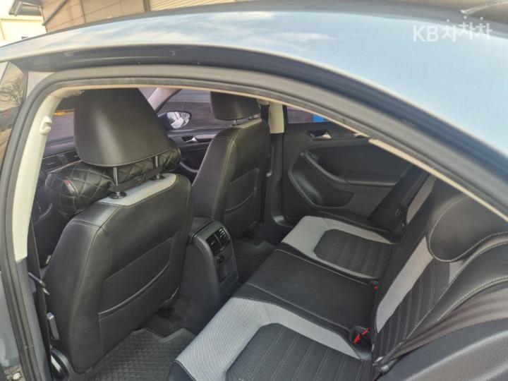 Volkswagen Jetta New 2.0 TDI BlueMotion 10