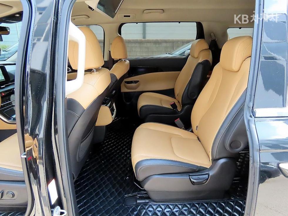 2021 - kia carnival