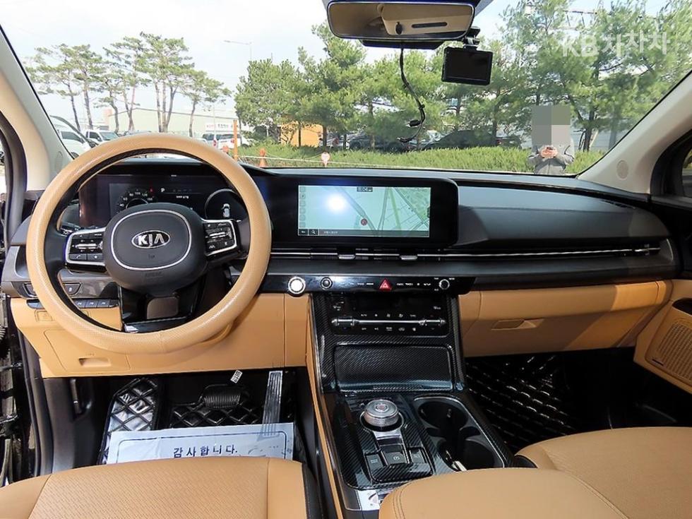 2021 - kia carnival