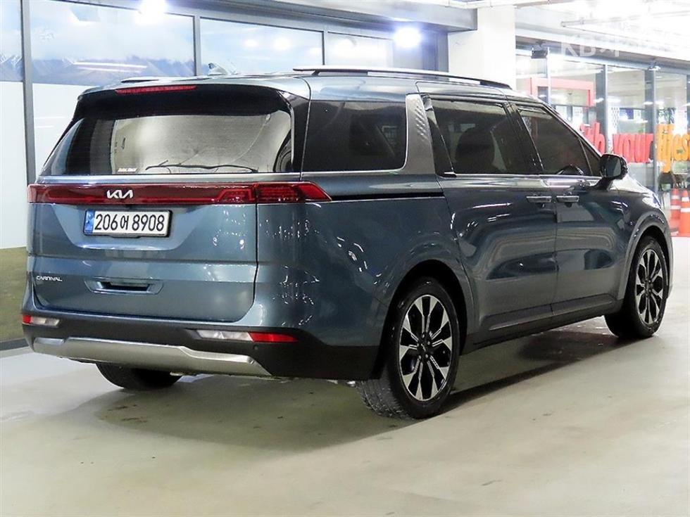 2022 - kia carnival