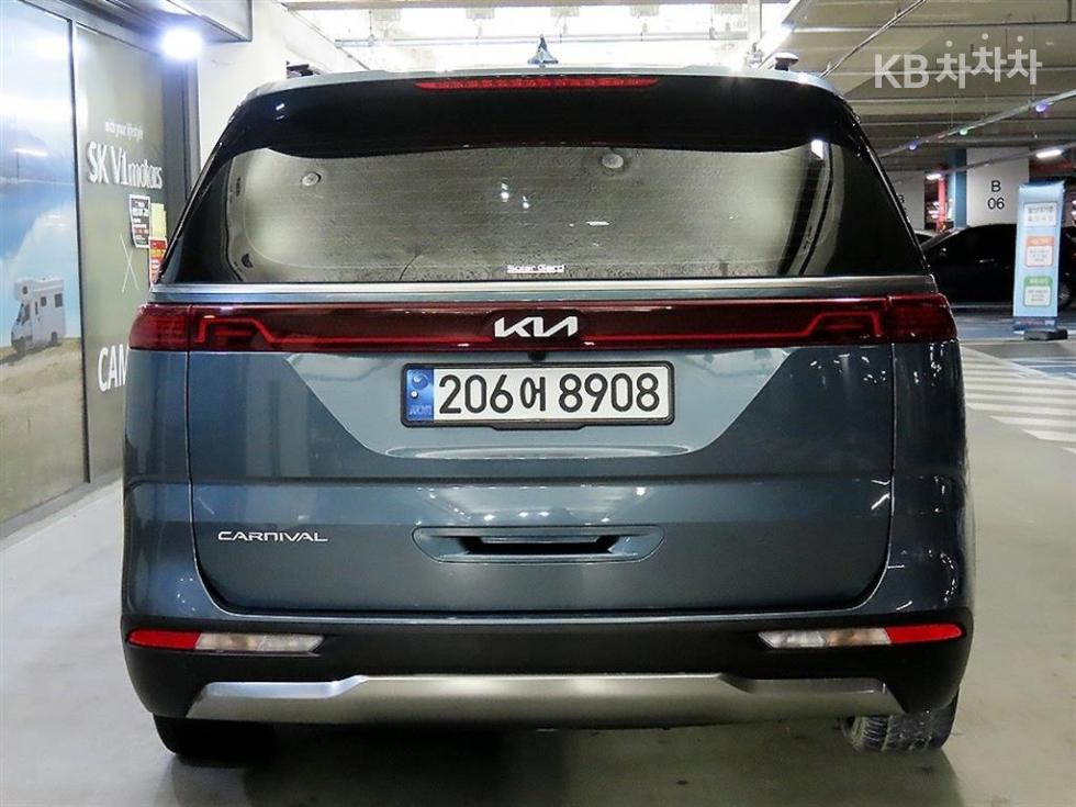 2022 - kia carnival
