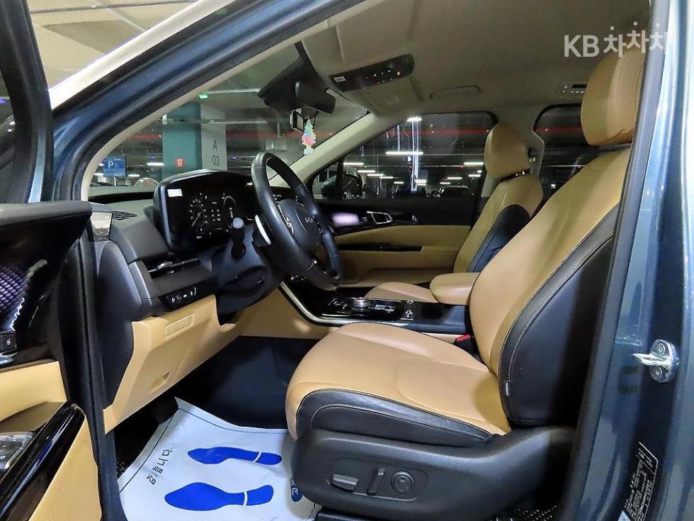 2022 - kia carnival