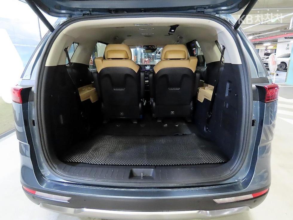 2022 - kia carnival