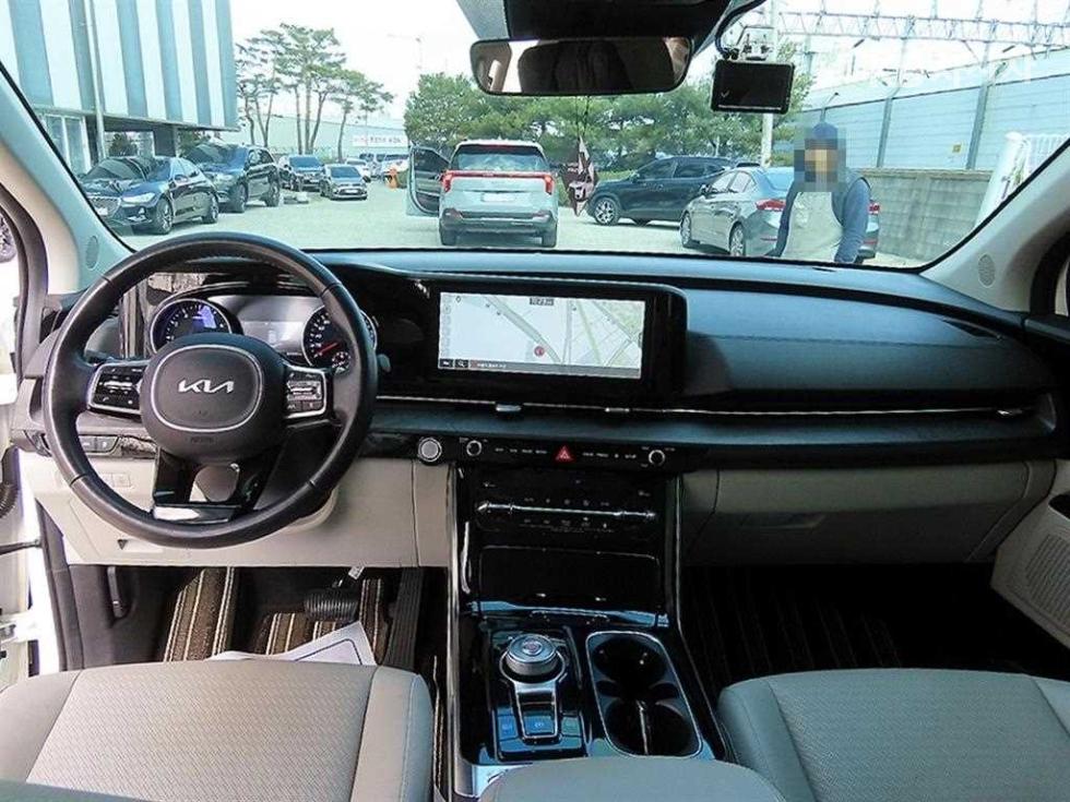 2023 - kia carnival