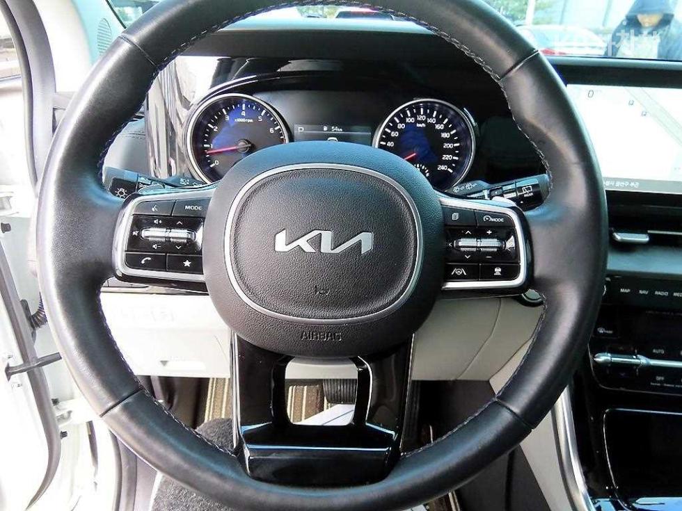 2023 - kia carnival