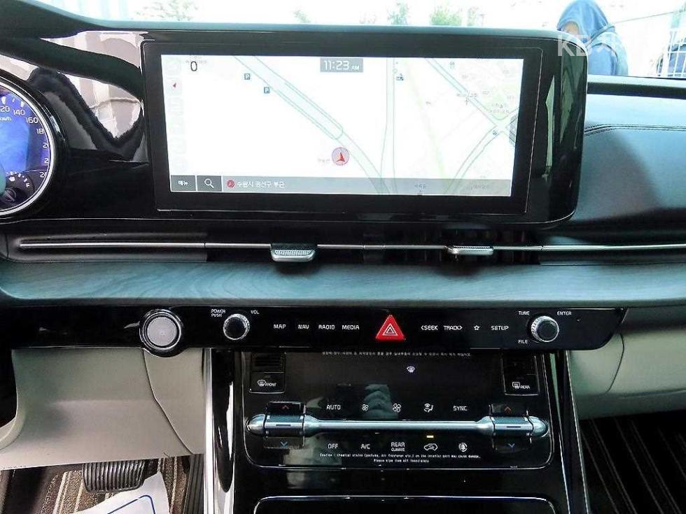 2023 - kia carnival