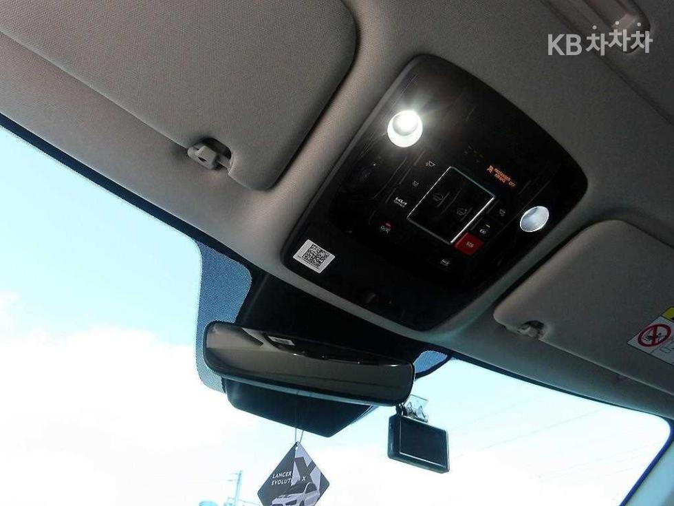 2023 - kia carnival