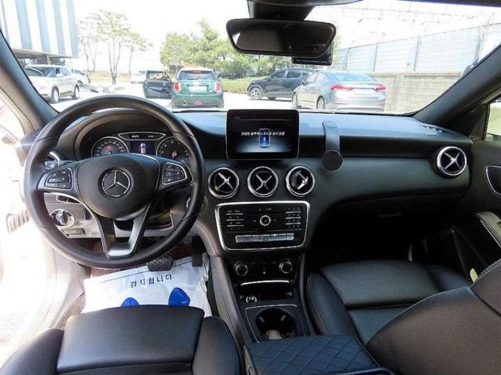 Mercedes-Benz A-Class A200 W176 8