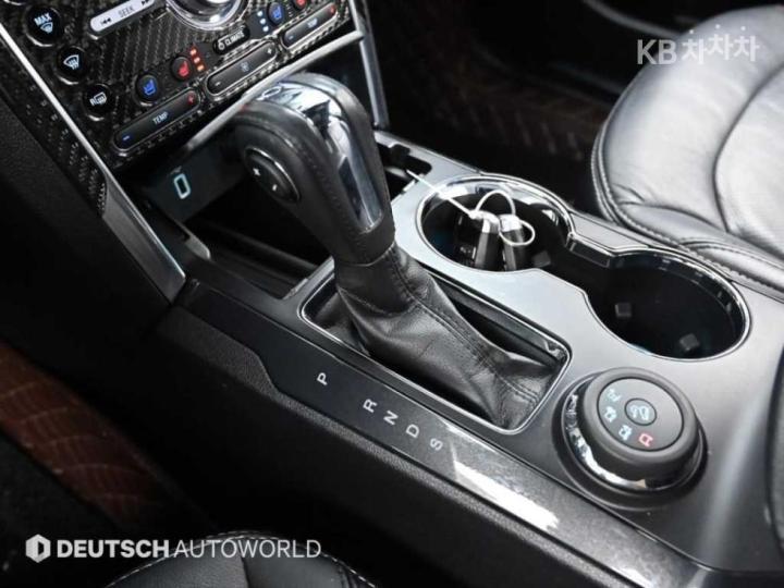 Ford Explorer Gasoline Turbo 2.3 AWD Platinum 10